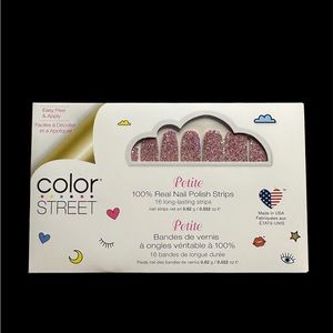 Color street nail strips - glitterally can’t